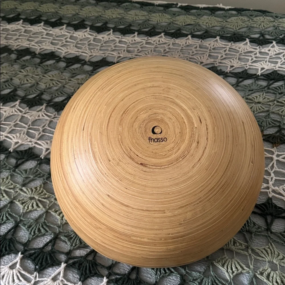 Cozy Bamboo Cat Bed - Natural and White